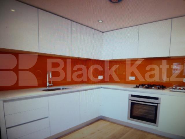 			NEW INSTRUCTION, 3 Bedroom, 1 bath, 1 reception Penthouse			 Middlesex Street , SPITALFIELDS